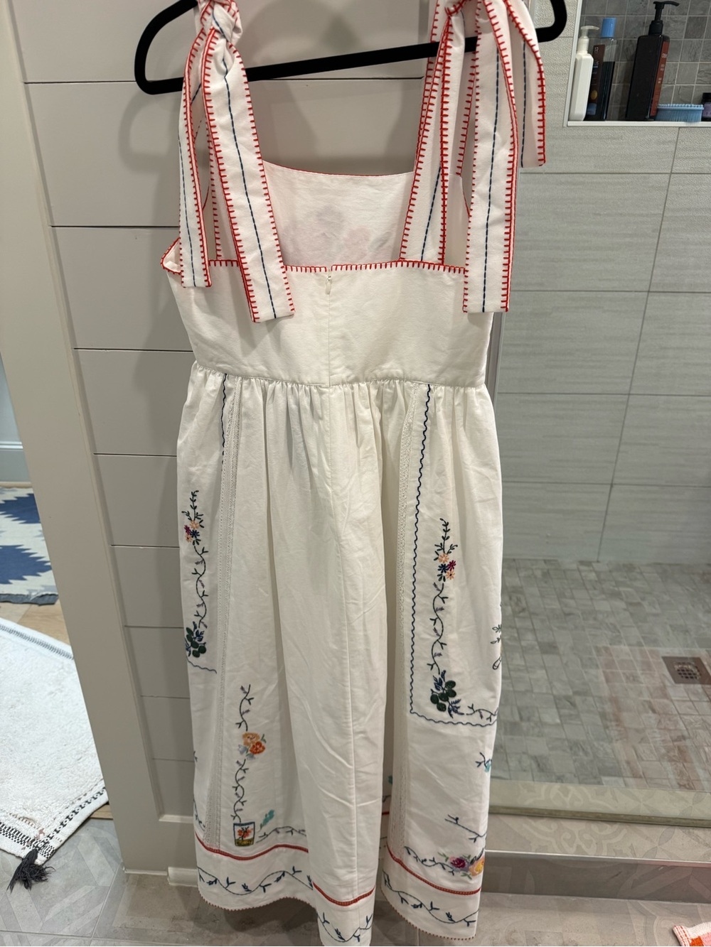 NWT Hunter Bell White Embroidered Floral Sundress with Red Trim - Picture 2 of 3
